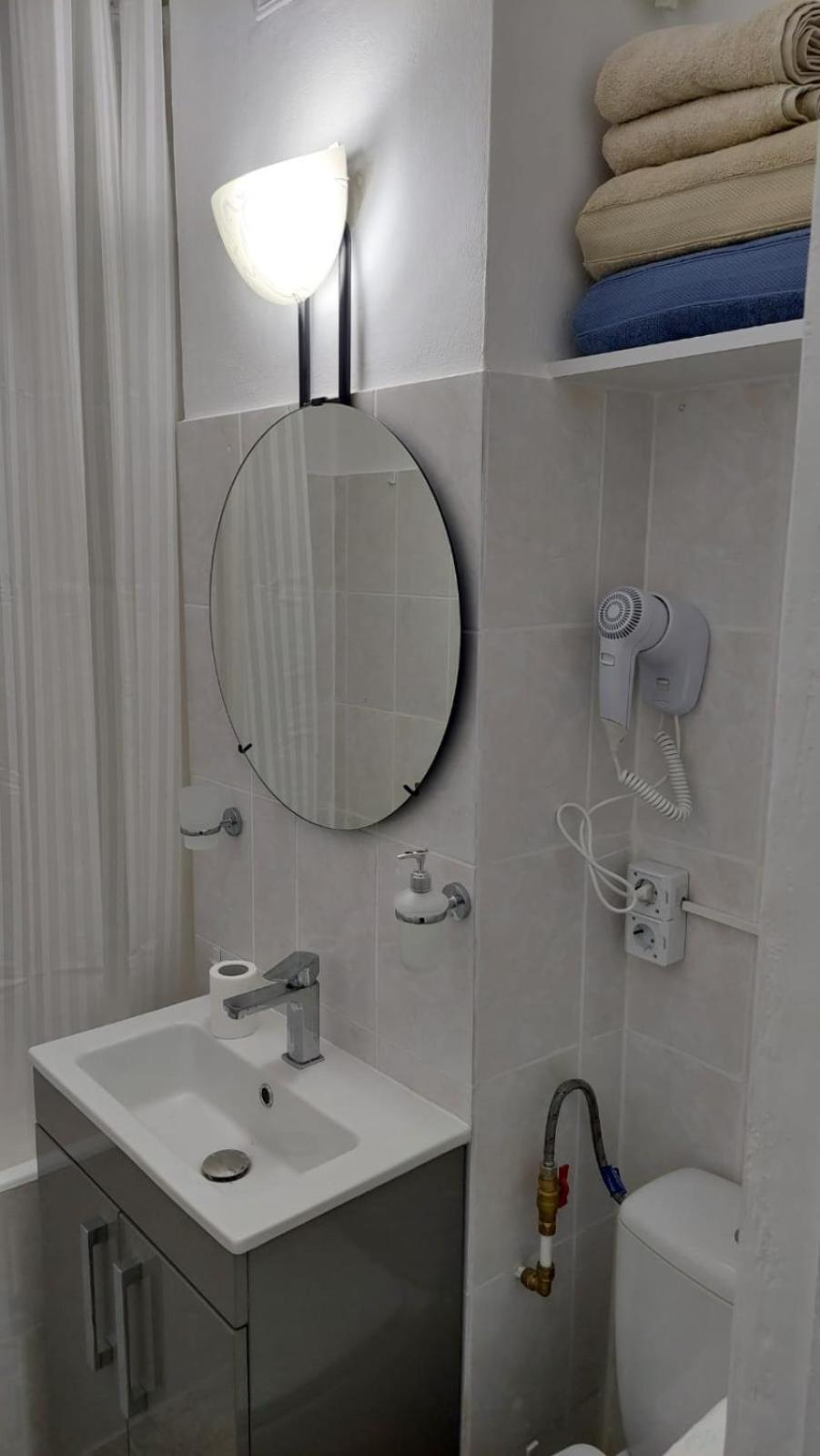Simon's Place Apartment Craiova